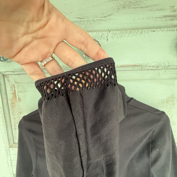 Fabletics Black Megan Seamless Pullover Hooded Activewear Mesh Trim Top‎ Medium - Picture 9 of 9